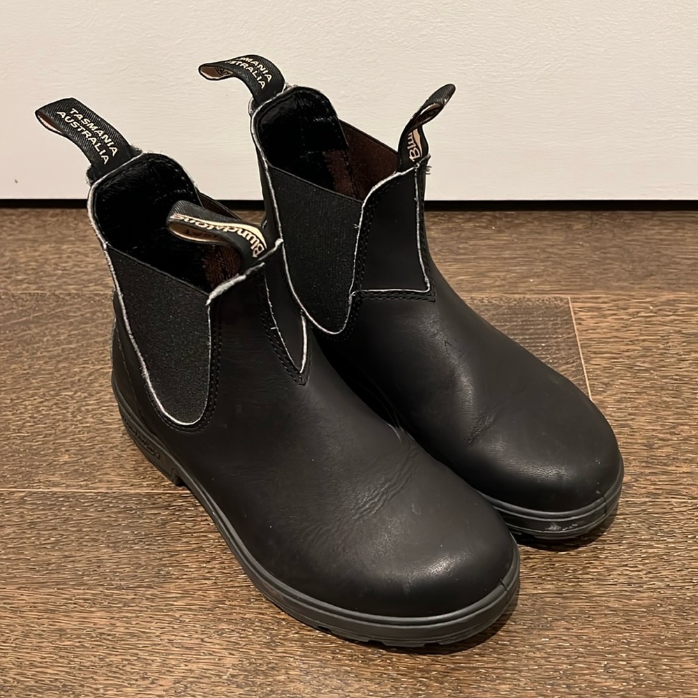 Blundstone Chelsea black boots